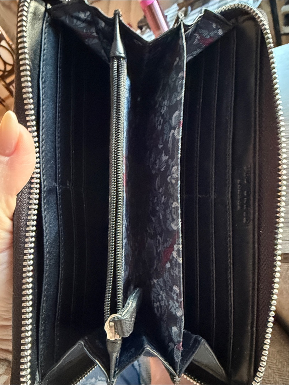 Ted Baker London Black with Blue Floral designed wallet - Picture 4 of 4